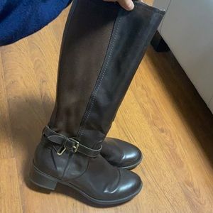 Brown mid rise boots